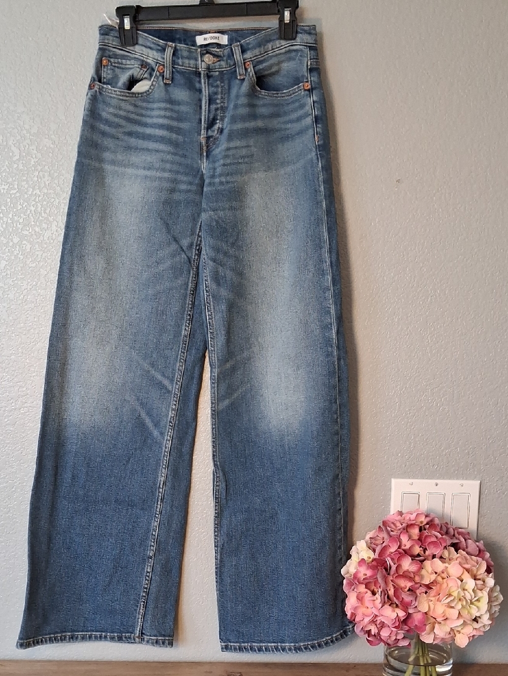 Re/Done Wide-Leg Jeans in Light Blue Wash